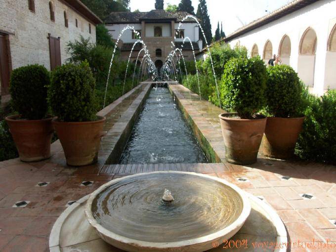 Patio de la Acequia del Generalife, Alhambra Generalife Granada - Espanha