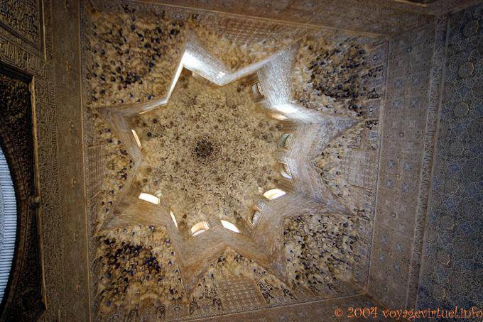 O Salão Nasrid arquitetura Abencerrages do Alhambra Nasrid Granada - Espanha