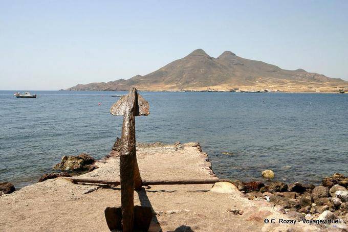 Âncora em pontão em La Isleta del Moro, Cabo de Gata - Espanha