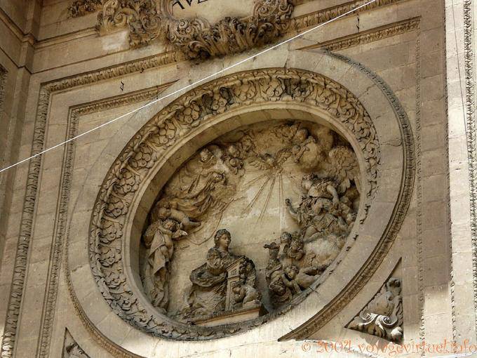 Ajoelhado no círculo, Granada - Espanha