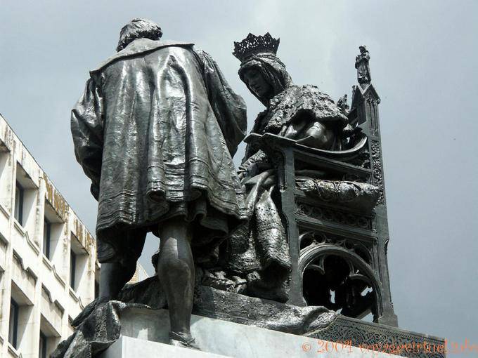 Estátua de Fernando e Isabel, Granada - Espanha