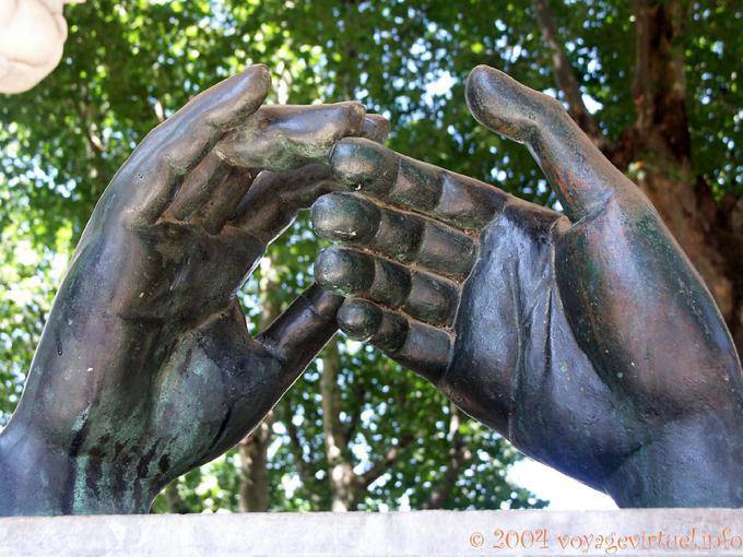 Juderia: bronze mãos Juderia Córdoba - Espanha, Andaluzia