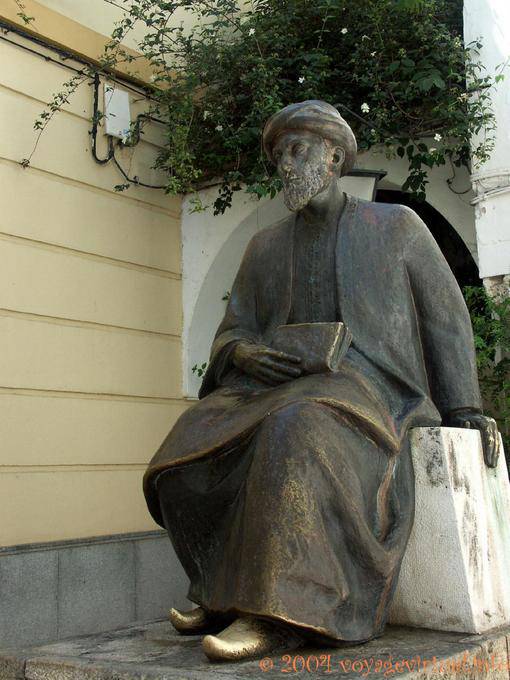Estátua de Moisés Maimônides no antigo Bairro Judeu, Cordoba Bairro Judeu - Espanha, Andaluzia