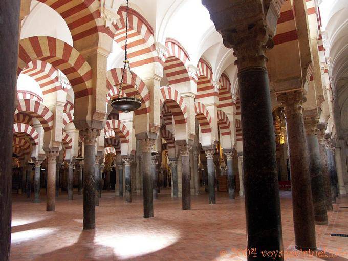 Nave de Emir Abd-Al-Rahman I, Mezquita Cordoba - Espanha, Andaluzia