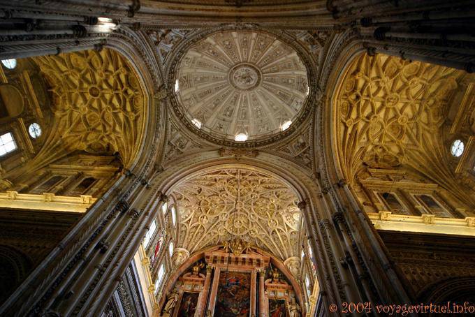 Tectos e na cúpula, el crucero Catedralicio, Mezquita Cordoba - Espanha, Andaluzia