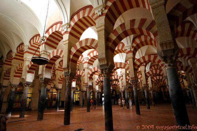 Outro ponto de vista das colunatas do Oratorio, Cordoba Mezquita - Espanha, Andaluzia