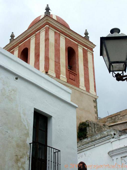 Campanário colorida de San Mateo, Tarifa - Espanha