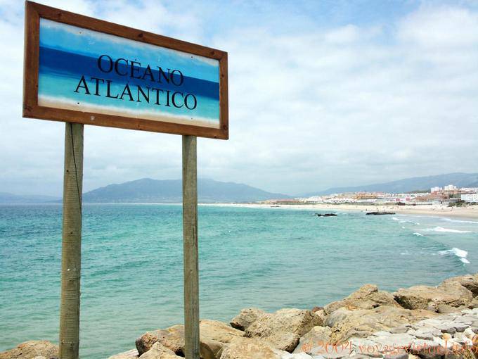 Painel Oceano Atlântico no dique levando à Isla de las Palomas, Tarifa - Espanha
