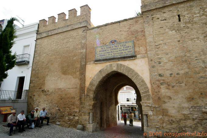 Porta Sancho IV Av localizado. Andalucia com vista para Calle Jerez, Tarifa - Espanha