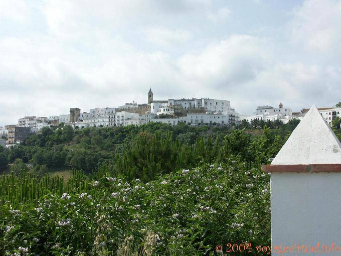 Panorama sobre o promontório rochoso em Vejer - Espanha