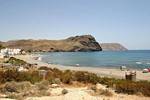 Uma praia tranquila em Cabo de Gata, Espanha.