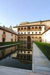 Patio Comares o de los Arrayanes, Alhambra Nasrid Granada, Espanha.