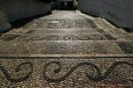 Pebble escadas mosaico Calle Cuesta del Bailio, Córdoba, Espanha.