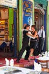 La Boca, tango antes do restaurante Nonno Bachicha, Magallanes, Buenos Aires, Argentina.