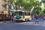 Ônibus antigo, Avenida San Martin, Mendoza, Argentina.