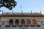 topo da fachada, Banco Nacional Hypothecario, Mendoza, Argentina.