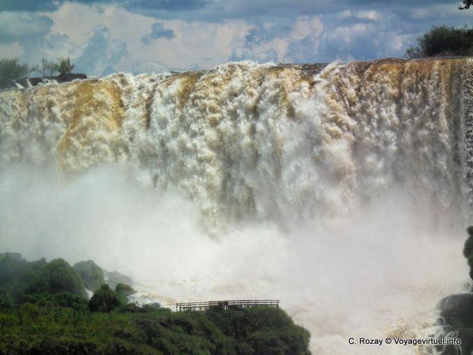 Roar das descobertas das Cataratas no século XVI por Alvar Nuñez Cabeza de Vaca, Puerto Iguazu - Argentina