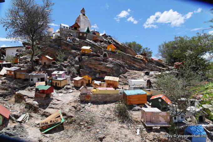 Suba até o santuário Difunta Correa, Vallecito, Província de San Juan - Argentina