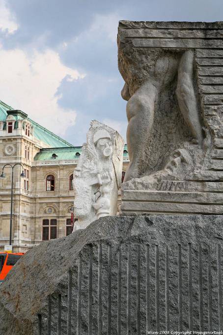 Outro ponto de vista do und Faschismus Mahnmal Gegen Krieg - Viena - Austria