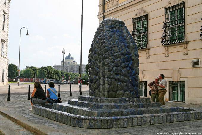 Ballhaus Platz Monument - Viena - Austria