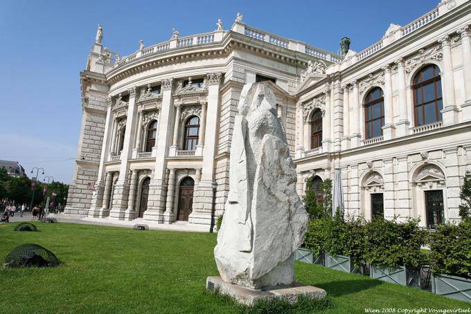 Burgtheater, escultura - Viena - Austria