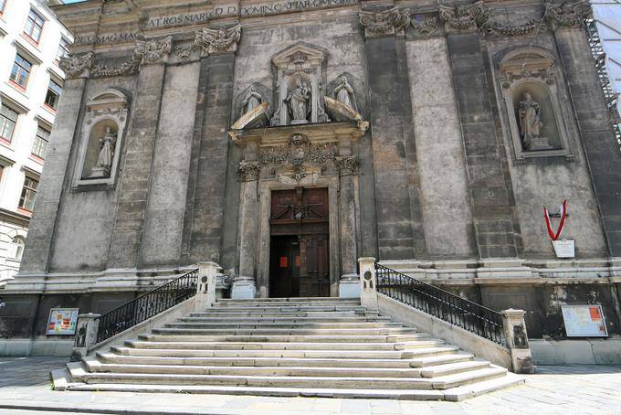 Dominikaner Kirche, St. Maria Fachada da igreja Rotundas - Viena - Austria