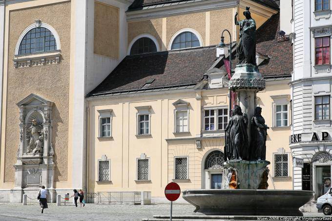 Freyung Platz, Mosteiro Schottenstift E Fonte - Viena - Austria