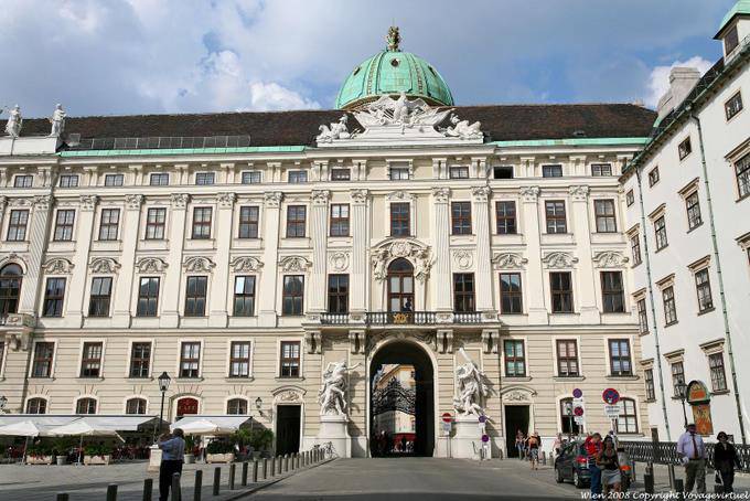 Hofburg, saída para a Michaelerplatz - Viena - Austria