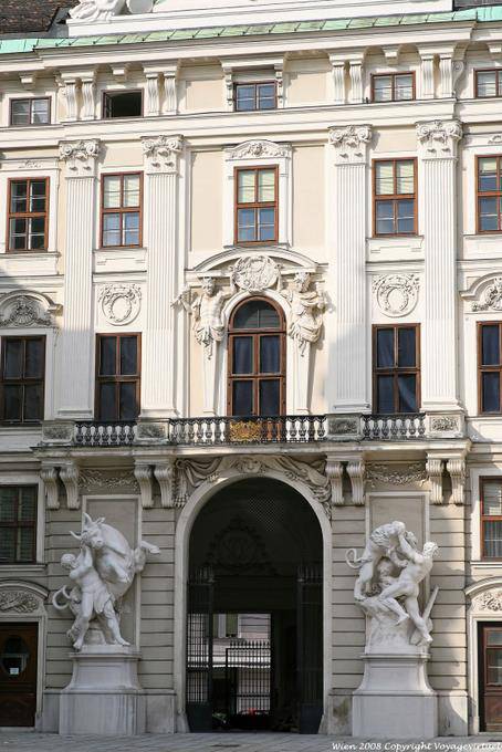 Hofburg, as 12 estátuas de Hércules - Viena - Austria