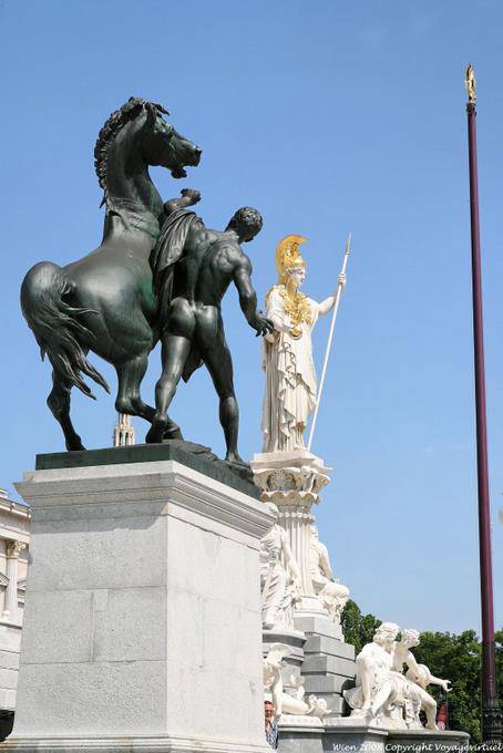 Parlament, Rossebandiger, cavalo trainer, bronze e Athena - Viena - Austria