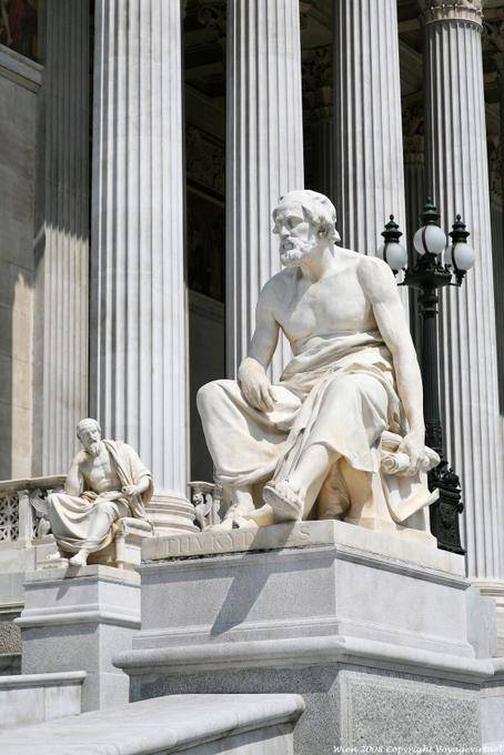 Parlamento austríaco, estátuas de historiadores antigos - Viena - Austria