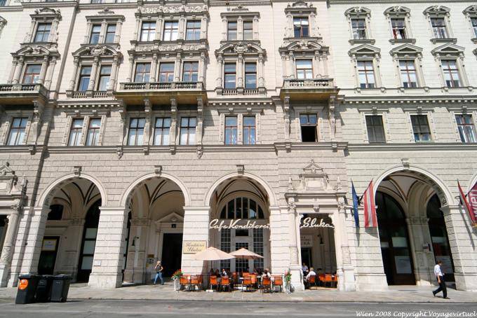 Reichsratstrasse Café Sluka - Viena - Austria