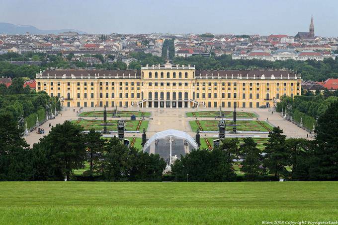 Schönbrunn, Belvedere Lanscape - Viena - Austria