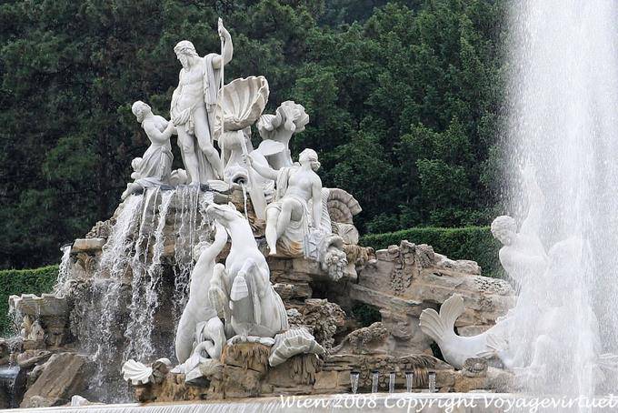 Schönbrunn, Neptunes Fountain - Viena - Austria