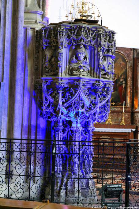 Stephansdom, Chair in Blue - Viena - Austria