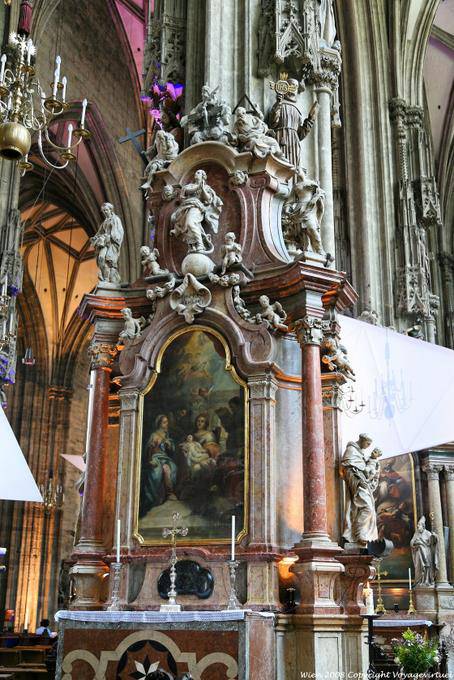 Stephansdom, Virgin and Child - Viena - Austria