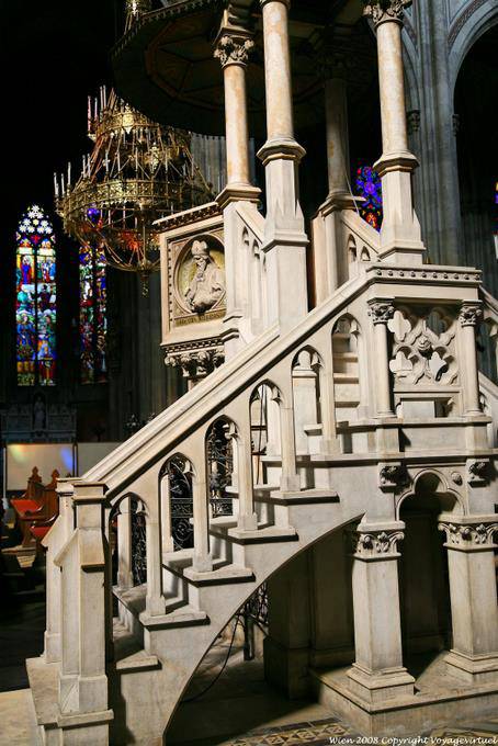 Igreja Votiva, Púlpito, escadas para o Presidente - Viena - Austria