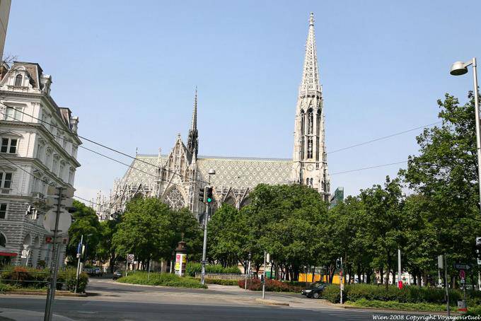 Igreja Votiva, visto de costas - Viena - Austria