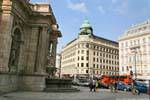Albertina Platz, Danubius Generali Brunnen Haus, Viena - Austria.