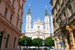 Jodok Fink Platz Panorama Piaristenkirche Maria Treu, Viena - Austria.