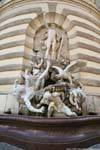 Michaeler Platz, Brunnen Macht zu Lande, Viena - Austria.