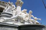 Parlament Pallas Athenebrunnen Zoom, Viena - Austria.