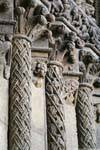 Stephansdom, Riesentor, colunas e frisos, Viena - Austria.