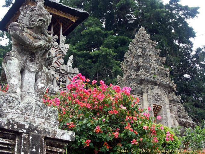 Templo visto de baixo, Kehen - Bali