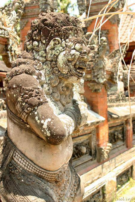 Figura deus monstruoso, Kengetan Temple - Bali