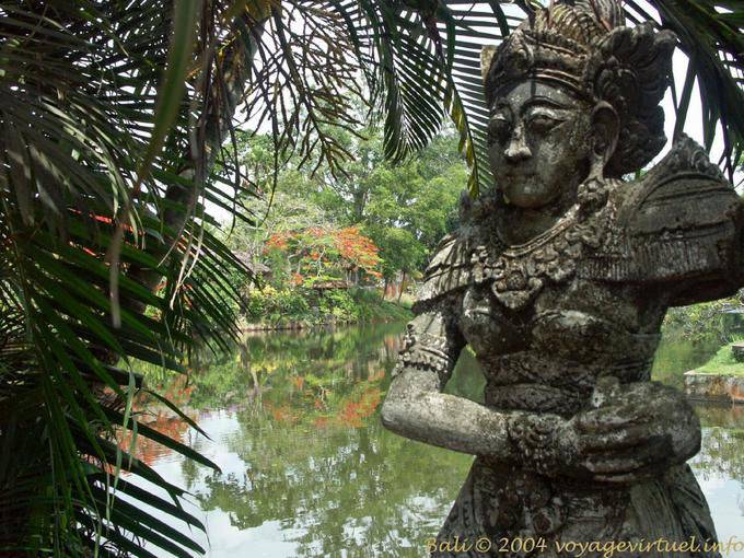 Estátua fêmea, Mengwi Taman Ayun - Bali