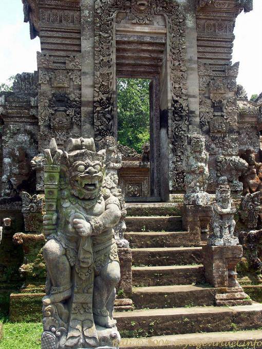 A entrada do templo, Penglipuran - Bali