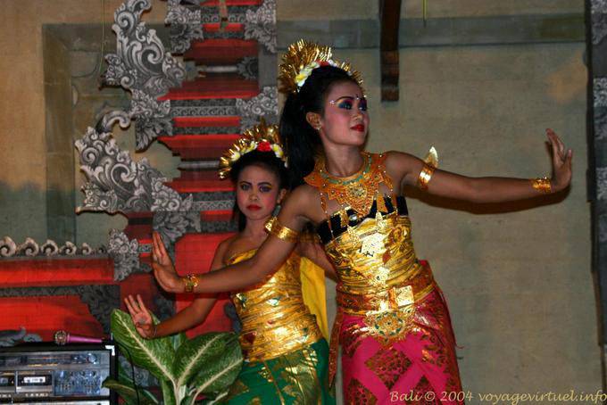 Meninas balé, dança Ramayana Nusa Dua - Bali