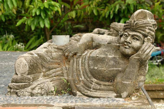 Estátua de reclinação, Ubud - Bali