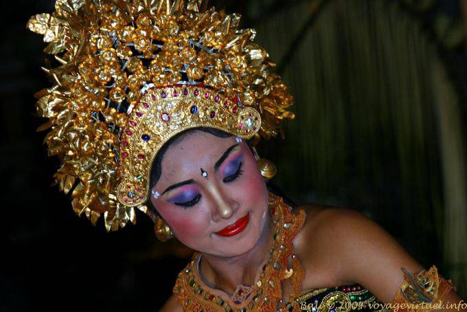 Coroa de Rainha Barong, dança balinesa - Bali